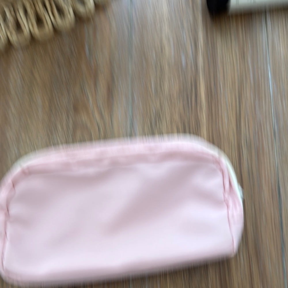 NEW Travel Pink and White Cosmetic Bag/Pencil Case - Picture 5 of 5